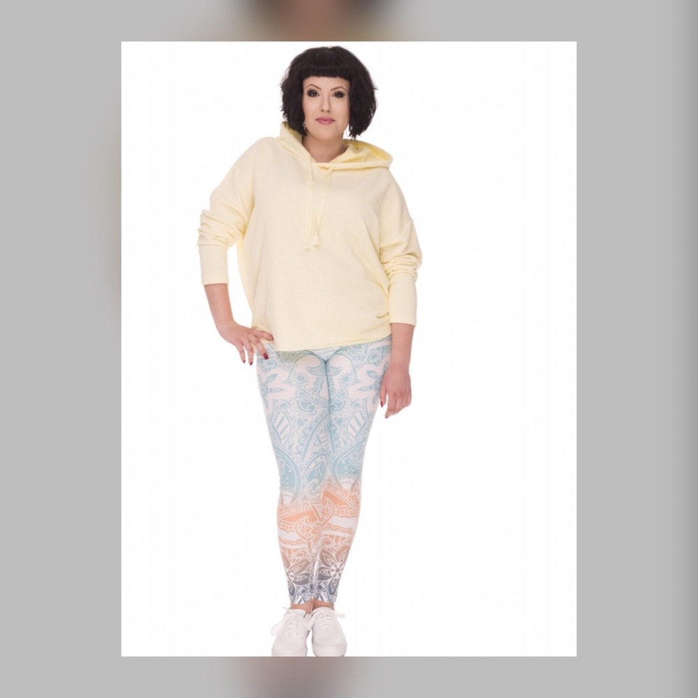 Plus Size Aztec Leggings New - Picture 2 of 3